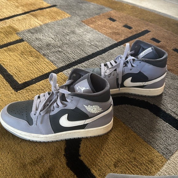 Ari Jordan 1 Mid Cement Grey - Picture 2 of 4